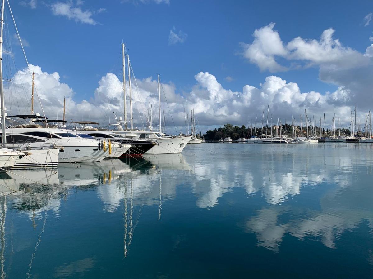 Marina *